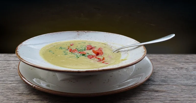 Pourquoi une pomme de terre dans la soupe (et quand s'en passer)